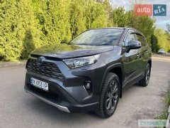 Самый популярный кроссовер 2023 года — Toyota RAV4