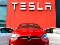 Трудный год впереди для Tesla, по словам вице-президента