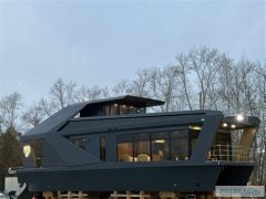 Первый в мире скоростной хаусбот Evolution для Крайнего Севера