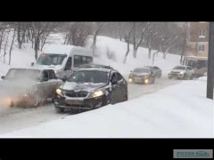 Снегопад в Саратове: Госавтоинспекция призывает к осторожности на дорогах