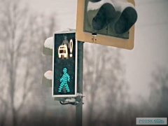 Новый светофор для пешеходов между микрорайонами