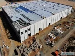 Борьба за влияние на заводе Tesla в Берлине