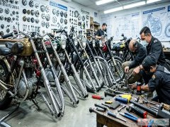 Исория и эволюция консольной подвески в мотоциклах