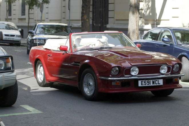 Aston Martin V8