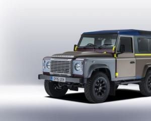 Модельер сэр Пол Смит сделал лимитированную версию Land Rover Defender