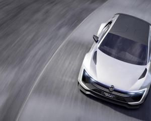 Volkswagen представила уникальный гибридный концепт Golf GTE Sport