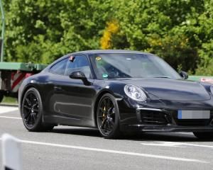 Новый Porsche 911 2016 поймали без камуфляжа