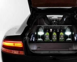 Aston Martin вместе с Dom Perignon выпустили уникальный автомобиль со встроенным погребом