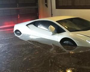 Из Lamborghini Huracan сделали автомобиль амфибия