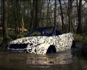 Видео с внедорожных тестов Range Rover Evoque Cabrio