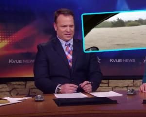 Сильные дожди в Техасе уносят пикапы