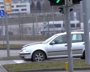 Колесная база Mercedes Maybach S600 Pullman немного больше, чем Golf 4!