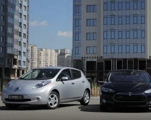 Тест-драйв электрокаров Tesla Model S, Nissan Leaf, Smart electric drive