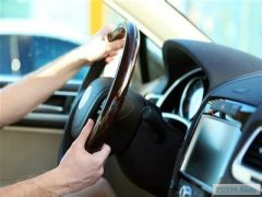 Правила держания руля: советы эксперта