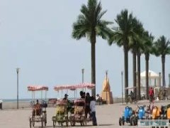 Жители Актау недовольны пешеходными ограждениями