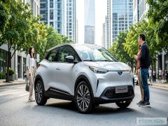 Geely представила компактный электрокроссовер с запасом хода до 410 км
