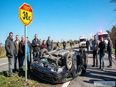 Дорожный знак с перевернутым авто: штрафы за игнорирование